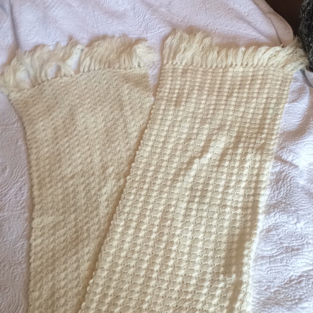 🧣Handmade scarf (huge) 6ft by 1 ft cream
